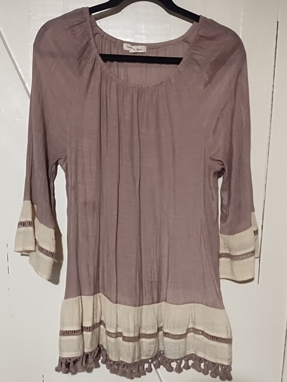 indigo soul EUC Beige Tunic with Cream Trim Size Large.